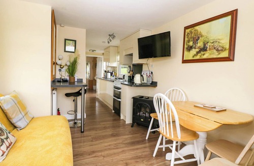 Usk Cottage | Poppy