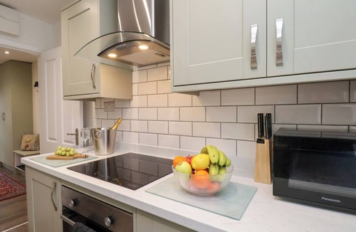Great Ayton Cottage | POSTMAN’S LODGE, pet friendly, with a garden in Great Ayton