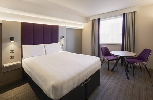 Gravesend Hotel | Premier Inn Gravesend Central