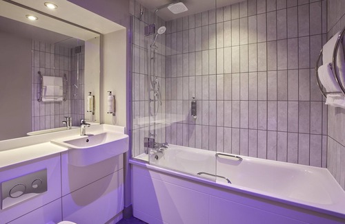 Peterborough Hotel | Premier Inn Peterborough North