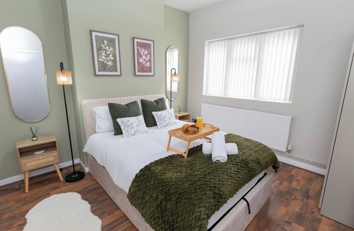 Erdington House | Premium Flat | Sleeps 4 | Free Parking