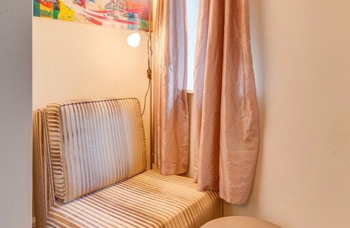 Erdington Bed & Breakfast | Premium SuperKing - FREE Parking, Breakfast & WiFi, Netflix, LED TV, Kitchen