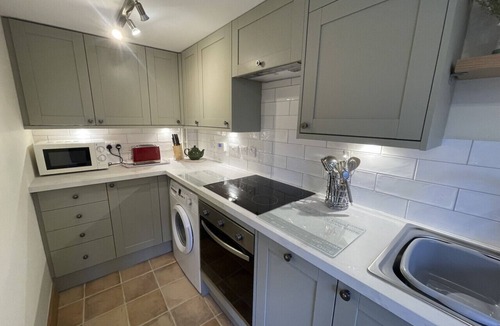 Cambridge Cottage | Pretty Farm Cottage in charming peaceful village
