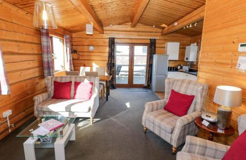 Offenham House | Primrose Lodge
