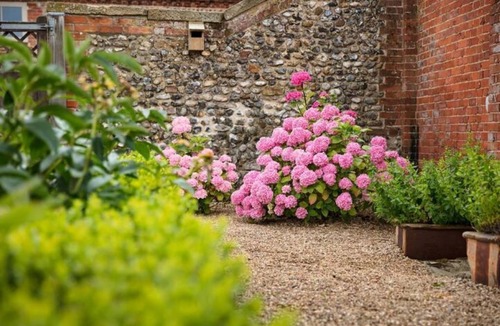 Field Dalling House | Priory Barn, a fantastic converted barn in Field Dalling, North Norfolk.