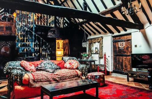 Long Bennington House | Priory House B&B And The Oriental Brewhouse Self Catering Accommodation