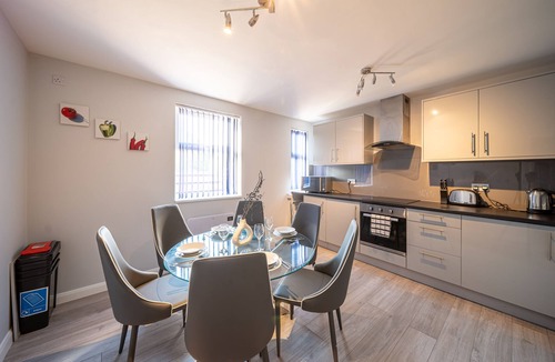 St Helens House | Private Ensuite Room Shared Kitchen St Helen D3