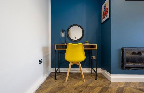 Bournemouth House | Private Luxe Bournemouth 5BR-7 Beds-3 Bath-Garden-Parking