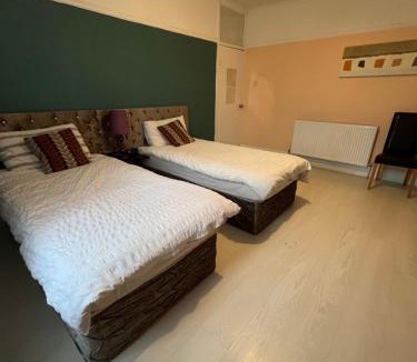 Cribbs Causeway House | Private Room