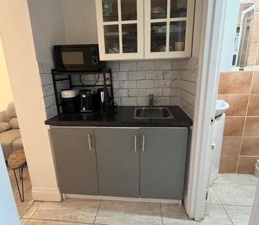 Preston Apartment | Private Studio by Wembley