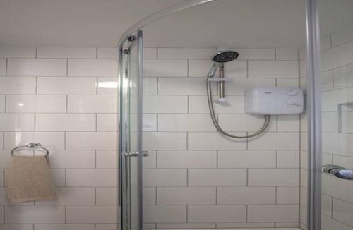 Tottenham Green Apartment | Private studio flat close to Seven sisters station