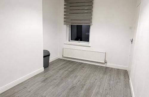 Peterborough Apartment | Private Studio Near City Centre