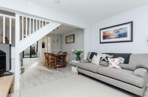 Wargrave House | Propeller house