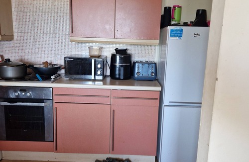 Wolverhampton Apartment | Quaint 2-bedroom apartment with WiFi in charming Wolverhampton city centre