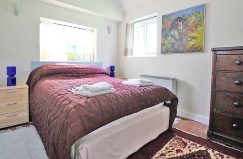 Willesborough House | Quaint Converted Stable in Central Location Surrounded by Gardens