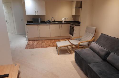 Urmston Apartment | Queens One