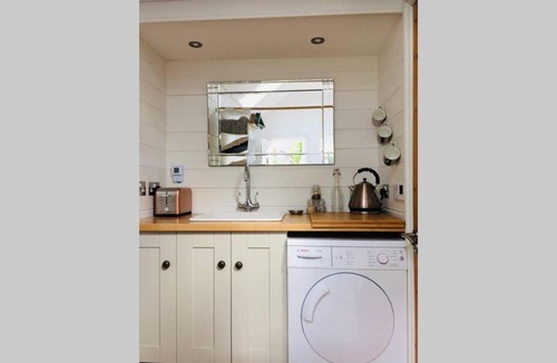Rottingdean Apartment | Quiet garden studio with parking Rottingdean Brighton