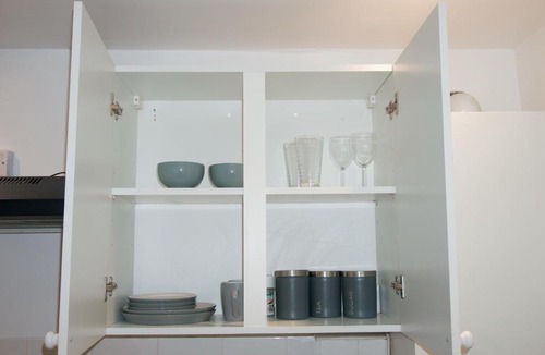 Coventry Apartment | Quiet Studio with Workspace Shared Entrance for Contractors and Business Travellers