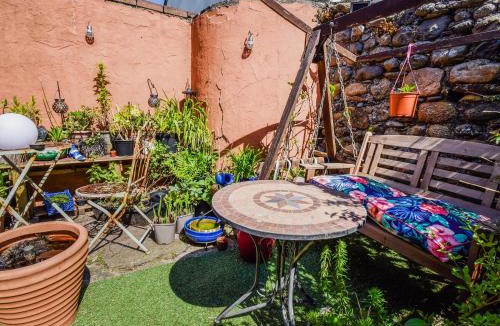 Barrow-in-Furness House | Rainbow Cottage