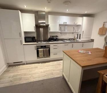 Spencers Wood Apartment | Reading Retreat – 1 Bed with Private Parking