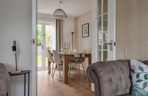Vauxhall House | Recently Refurbished House Sleeps 5 near Stadiums