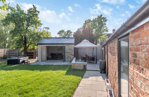 Sleaford House | Red Brick Barn - Uk39916