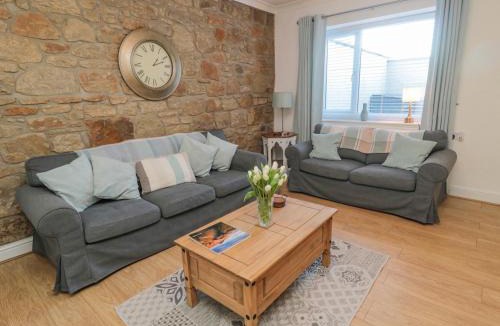 Amble House | Redshank