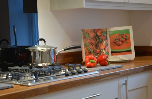 Blythburgh Cottage | REDSHANKS, BLYTHVIEW, family friendly, with pool in Southwold