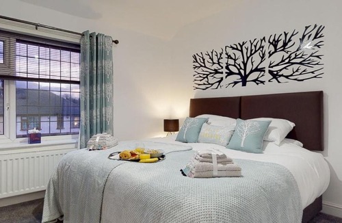 Forsbrook Apartment | Redwood