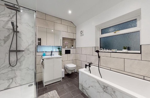 Forsbrook Apartment | Redwood