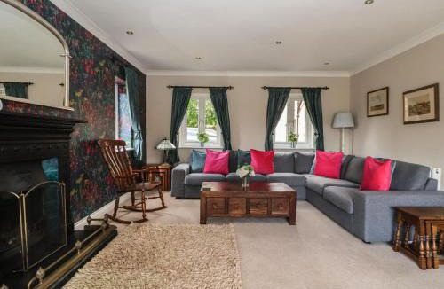 Leven House | Redwoods