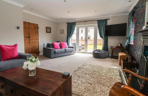 Leven House | Redwoods