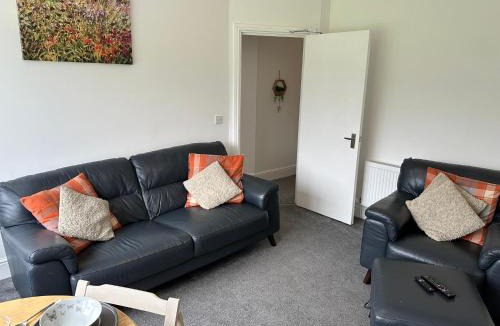 Llanrwst Apartment | Refurbished 2BR Flat in Historic Welsh Market Town