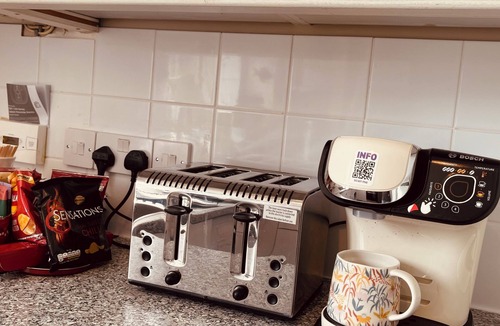 Bath House | Relaxed Bath Base | Private Parking | Walks & Bus to City