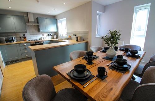 North Wheatley House | Restful Riverside Residence