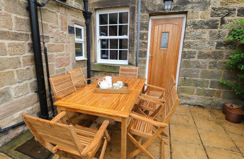Holestone Moor House | Riber View: A Scenic Retreat