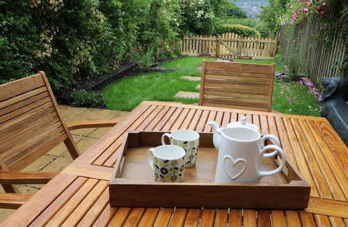 Holestone Moor House | Riber View: A Scenic Retreat