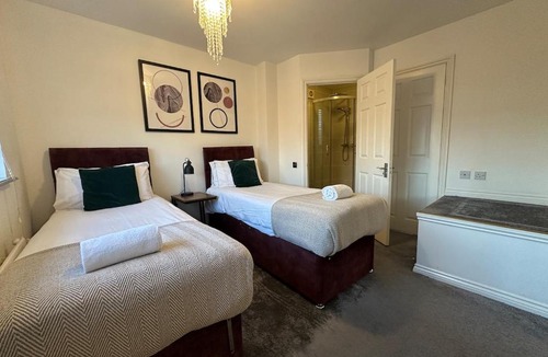 Swindon House | Richmond Stay - Both for families & Business