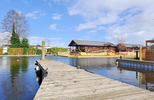 Brundall House | River Breeze-B6853