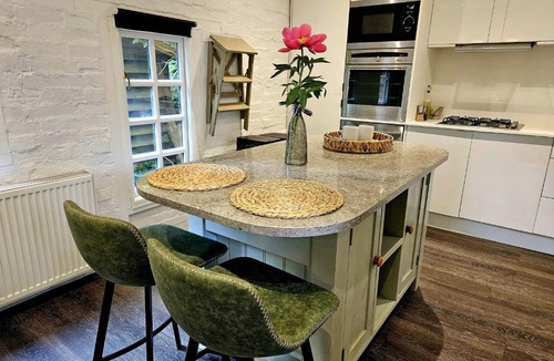 Five Oak Green House | River View