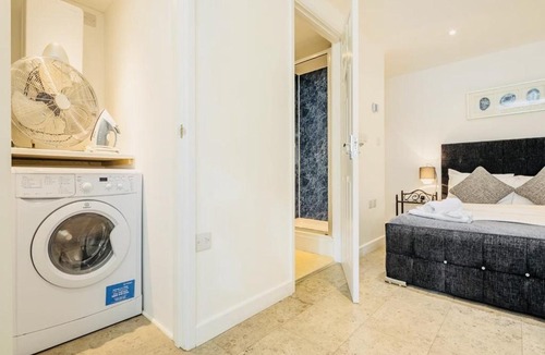 Mill Road Apartment | Riverlight Studio sleep 3