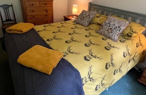 Saint John's Town of Dalry Cottage | Riverside - a cottage that sleeps 4 guests in 2 bedrooms