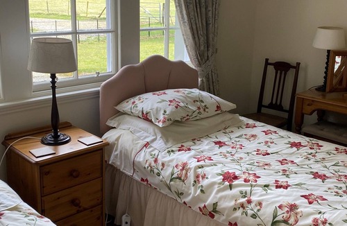 Saint John's Town of Dalry Cottage | Riverside - a cottage that sleeps 4 guests in 2 bedrooms