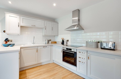 Beccles House | Riverside Lodge - Two Bedroom House, Sleeps 4