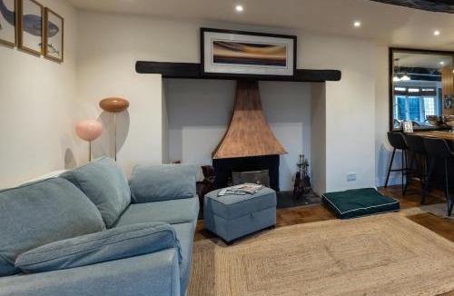 Offenham House | Riverside Manor