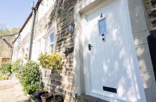 Honley House | Robin Cottage