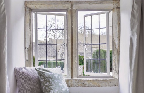 Painswick Cottage | Romantic Dog-Friendly Cotswolds Retreat With Views of Slad Valley, Painswick