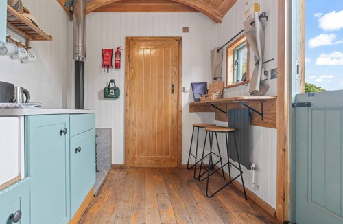 Yarpole House | Romantic Nature Retreat | Luxury Glamping & Views