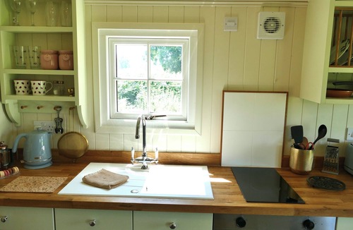 Pentrefelin Cabin | Romantic Shepherd's Hut with hot tub. Ultimate Luxury experience.