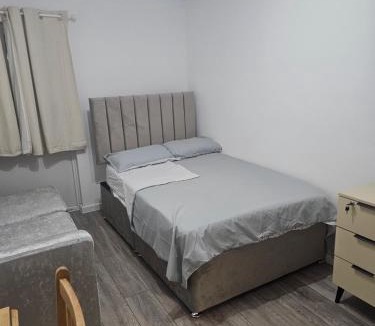 Basildon House | Rose Acre Home Basildon